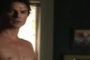 Ian Somerhalder alias Damon stellt auch in Staffel sieben sein Sixpack zur Schau
