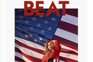 Stars and Stripes: Beyoncé zeigt sich im USA-Look vor der amerikanischen Flagge