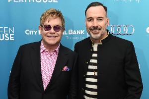 Elton John und David Furnish bei einer Veranstaltung in Los Angeles