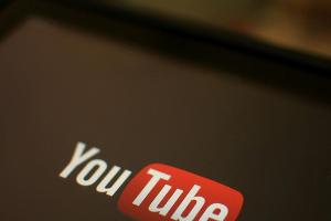 Die Video-Plattform Youtube rüstet auf und bietet künftigt ein exklusives Bezahlangebot an