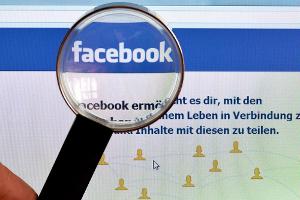 Wer schaut genauer hin: Facebook oder der Geheimdienst?