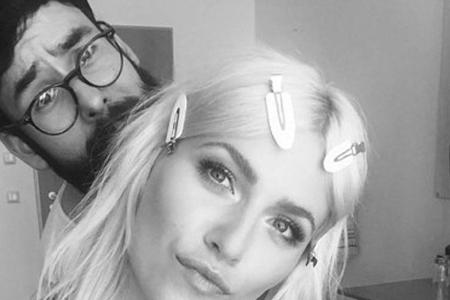 Die Vorbereitungen vor Lena Gerckes Auftritt als Moderatorin sind bereits Stunden vor dem Start von 