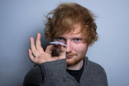 Mit einfachen Mitteln helfen - Ed Sheeran hat sich als Helfer in der Not betätigt