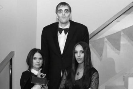 NBA-Star Dirk Nowitzki (37) macht verkleidet als Lurch, der stumme Butler der Addams Family, eine gute Figur. Seine Frau Jes...