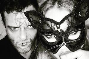 Auch für ihren eigenen Instagram-Account posierte Lindsay Lohan bei ihrer Halloween-Party. Nicht im Bild: Der Ring
