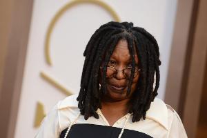 Whoopi Goldberg ist bei einem Feuer in ihrem Tourbus unbeschadet davongekommen