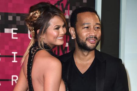 Chrissy Teigen und John Legend auf den MTV Video Music Awards im August