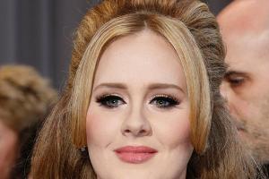 Adele hat sich mit "Hello" zurückgemeldet