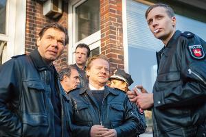 Die örtliche Polizei wird in "Tatort: Verbrannt" in kein gutes Licht gerückt