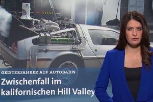 Linda Zervakis stellt die Nachrichten aus der Zukunft vor