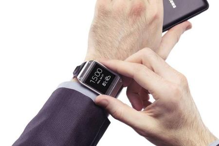 Smartwatch-Träger sind überdurchschnittlich gebildet und karriereorientiert - und männlich