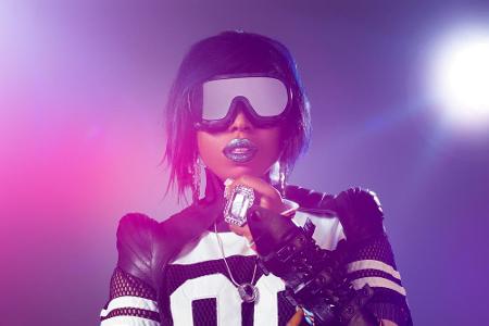 Futuristische Outfits sind immer noch Missy Elliotts Markenzeichen