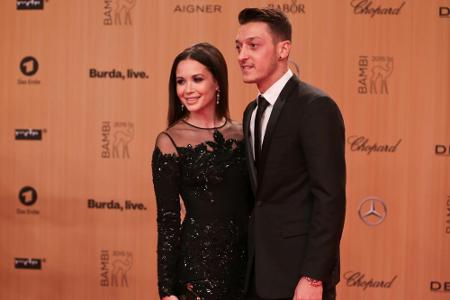 Der Hingucker des Abends: Mesut Özil (27) und Sängerin Mandy Capristo (25) feierten beim Bambi offiziell ihr Liebes-Comeback...