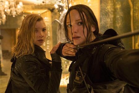 Natalie Dormer (li.) und Jennifer Lawrence in 