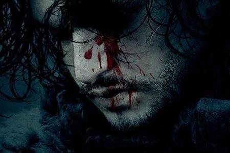 Schwer gezeichnet, aber am Leben: Jon Snow (alias Kit Harrington) mischt weiterhin bei 