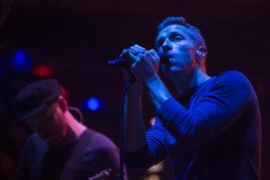 Coldplay und Frontmann Chris Martin bei einem ihrer - zuletzt seltenen - Live-Auftritte in New York