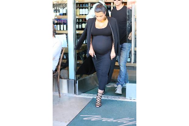 05 Kim Kardashahian Pacific Coast News WENN