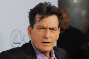 Was wird Charlie Sheen der Welt am Dienstag verraten?