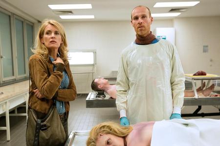 So ruhig kennt man Kai Diekmann (Leiche im Hintergrund) sonst nicht