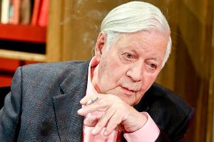 Wie steht es wirklich um Helmut Schmidt?