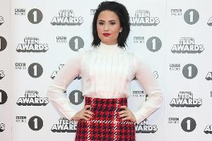 Demi Lovato im Preppy-Look