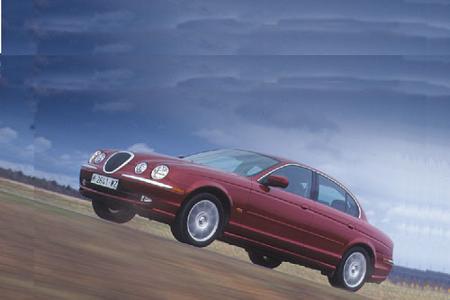 Senioren-Modelle: Jaguar S-Type - 57,4 Jahre