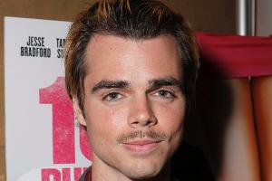 Schauspieler Reid Ewing liebt Männer