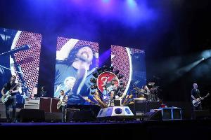 Die Foo Fighters zeigten sich nach den grausamen Anschlägen von Paris geschockt - und sagten alle Termine der laufenden Tour ab