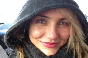 Cameron Diaz ist gegen die Kälte warm eingepackt. Um das Immunsystem wirklich zu unterstützen, gehört aber noch mehr dazu