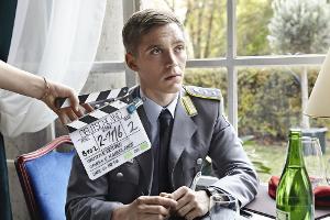 Jonas Nay in seiner Rolle als Moritz Stamm bei den Dreharbeiten zu "Deutschland 83"