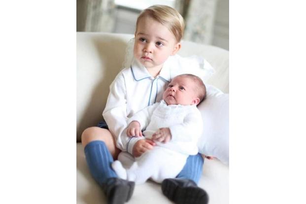 ...bewachen wird - sicher auch bei der Taufzeremonie Anfang Juli. Ein richtiger kleiner Beschützer eben! Wir freuen uns scho...