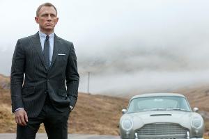 "James Bond 007 - Skyfall": Um seine Vorgesetzte M zu verteidigen, kehrt der untergetauchte M16-Agent Bond (Daniel Craig) zu...