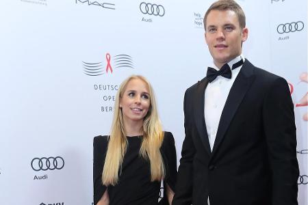 Vielleicht bin ich gar nicht deine Freundin, sondern... nein, dieser Witz funktioniert bei Neuer und seiner Nina wohl nicht