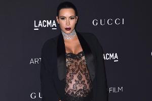 Kim Kardashian halbnackt bei einer Gala in Los Angeles