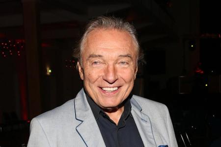 Karel Gott im Herbst 2014 bei einem TV-Auftritt in Riesa