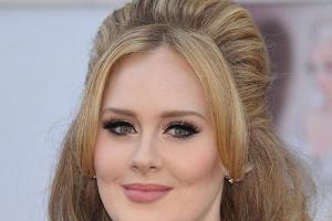 Hit-Garant: Auch Adeles Vorgänger-Album "21" schrieb Geschichte. In England avancierte es zum meistverkauften Album des 21. ...