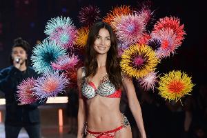 Trainierter Körper für den großen Auftritt: Lily Aldridge im "Fantasy Bra"