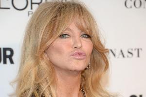 Ein Küsschen für die Fans: Goldie Hawn