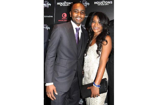 ...ihr Ehemann Nick Gordon zählt zu den Hinterbliebenen. Laut Angaben des amerikanischen Klatschportals Hollywood Life soll ...