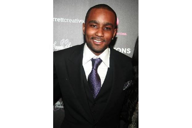 ...früher geschlagen haben - außerdem gibt Bobbi Kristinas Familie ihm die Schuld am fatalen Badewannenvorfall. Angeblich so...