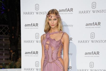 Wie aus einem Märchen - Karlie Kloss macht Dornröschen in ihrem rosa Kleid Konkurrenz