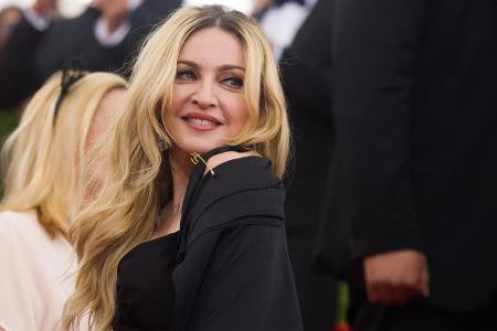 Bei der diesjährigen MET-Gala hielt sich Madonna, die sonst immer für skandalöse Auftritte zu haben ist, zurück