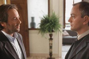 Brunetti (Uwe Kockisch, l.) bekommt Besuch von Signor Rossi (Heinrich Schmiede)