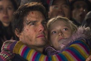 "Krieg der Welten": Ray Ferrier (Tom Cruise) will seine Tochter (Dakota Fanning) um jeden Preis beschützen