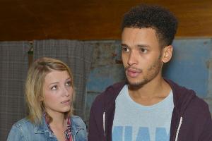 "GZSZ": Als Lilly sich bei Amar für seine Hilfsbereitschaft bedanken will, erfährt sie mehr über das traurige Schicksal des ...