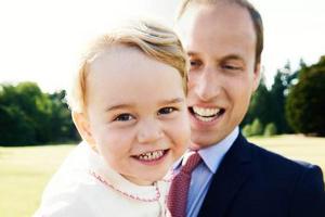 Das offizielle Geburtstagsfoto: Prinz George mit Papa Prinz William