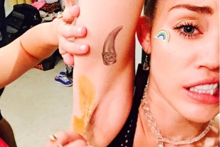 Miley Cyrus beim Waxing