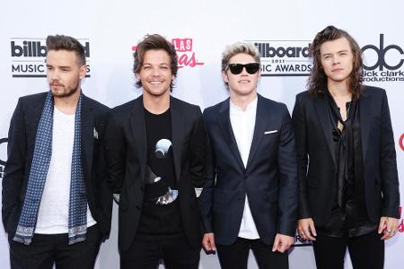 Der werdene Vater Louis Tomlinson (2.v.l.) mit seinen Band-Kollegen