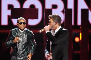 Ein Plagiat, das in die Beine geht: Pharrell Williams und Robin Thicke bei den BET-Awards 2013