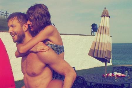Taylor Swift auf Calvin Harris' Rücken